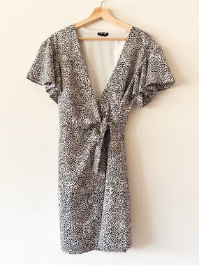Club Monaco Animal Print Print Wrap Dress with Tie Waist Size 8